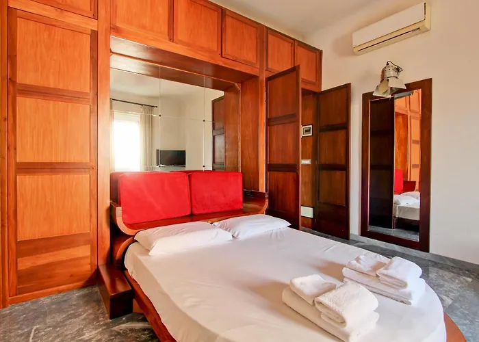 Romantic At Via Veneto Daire